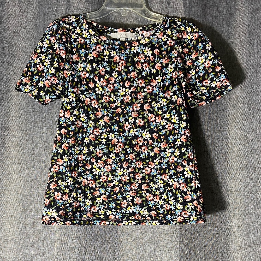 LOFT Short Sleeve Floral Top